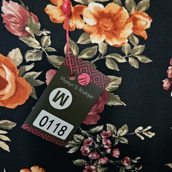 Acting Pro top NWT - Picture 5 of 8